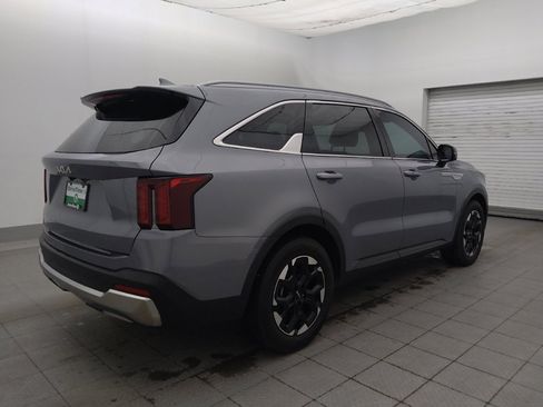 Used 2024 Kia Sorento S FWD image 10