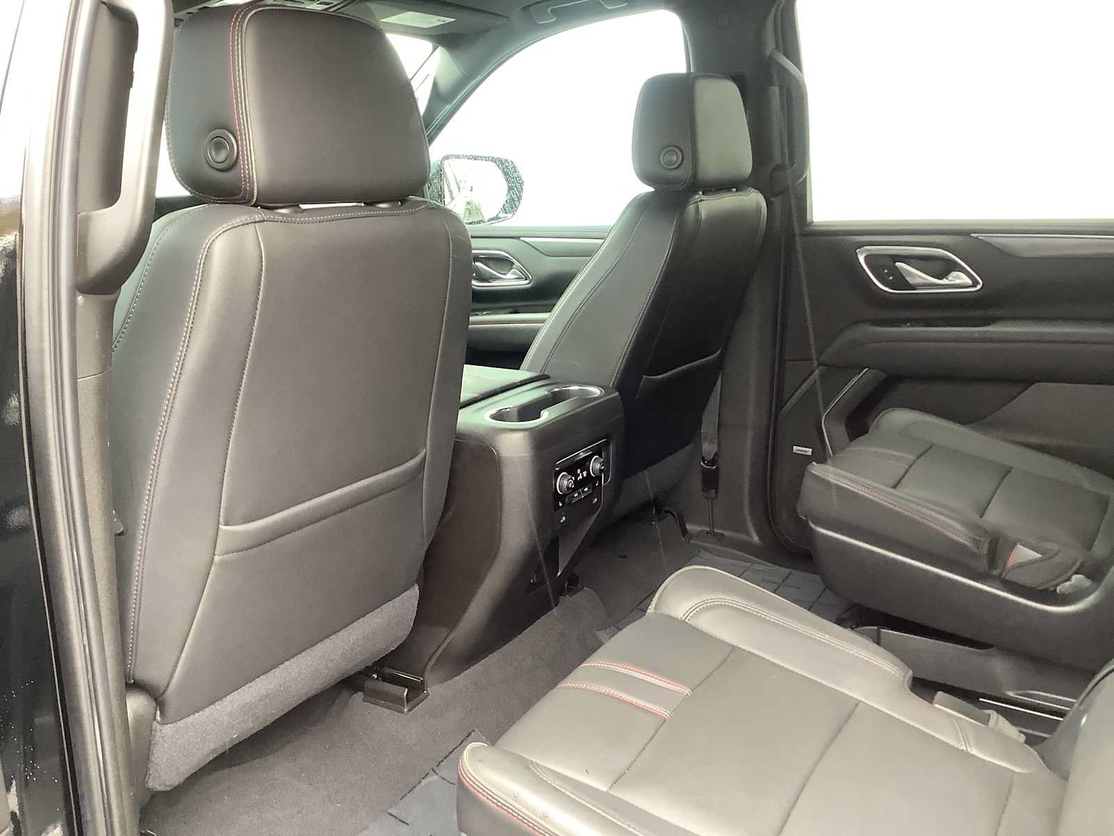 Used 2021 Chevrolet Tahoe RST w/ Luxury Package AWD/4WD image 12