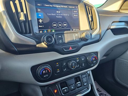 Used 2020 GMC Terrain SLT image 25