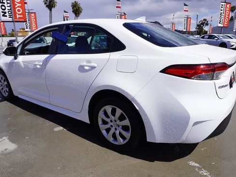 Certified 2025 Toyota Corolla LE image 5