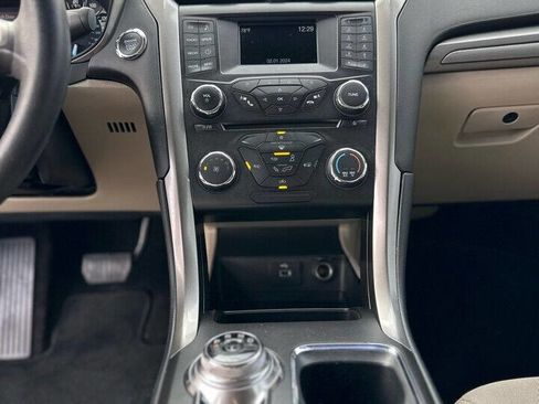 Used 2017 Ford Fusion SE image 20