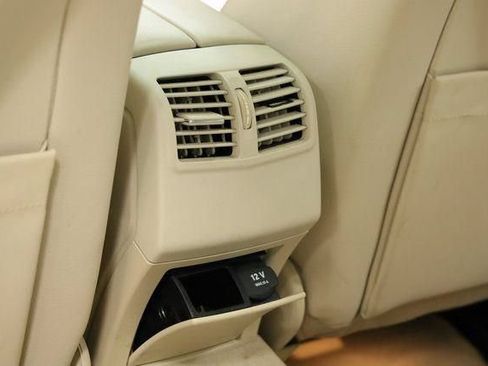 Used 2015 Mercedes-Benz E 350 Sedan image 30