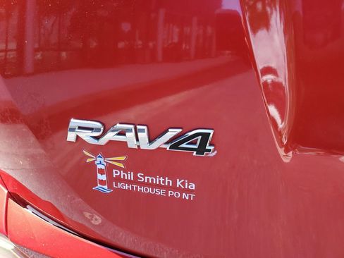 Used 2017 Toyota RAV4 XLE image 8