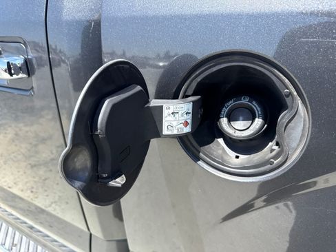 Used 2015 Ford F150 XLT AWD/4WD image 10