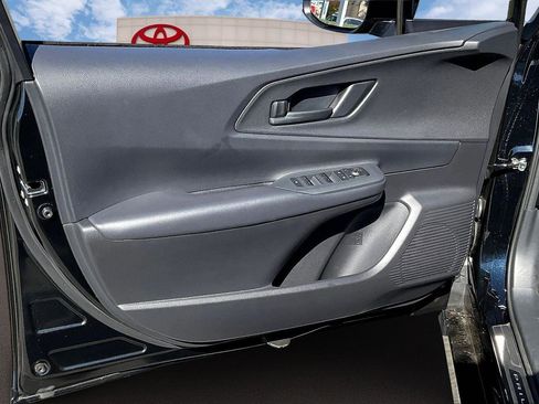 Certified 2025 Toyota Prius SE image 22