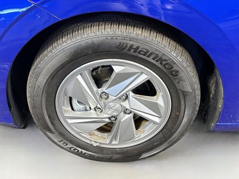 Used 2024 Hyundai Elantra SE image 37