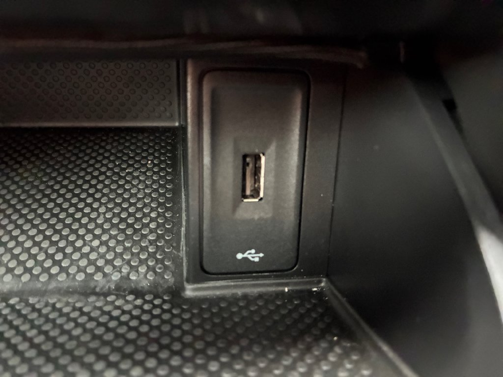 Used 2020 Volkswagen GTI SE FWD image 6