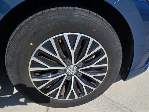 Used 2019 Volkswagen Jetta FWD image 33