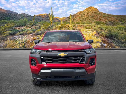 Used 2023 Chevrolet Colorado LT w/ LT Convenience Package II AWD/4WD image 9