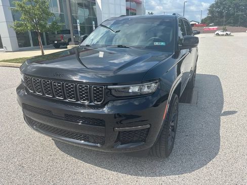 Used 2024 Jeep Grand Cherokee L Summit w/ High Altitude Package AWD/4WD image 10