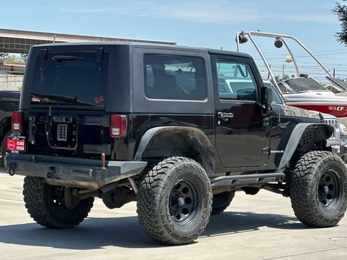 Used 2007 Jeep Wrangler Rubicon w/ Dual Top Group AWD/4WD image 3
