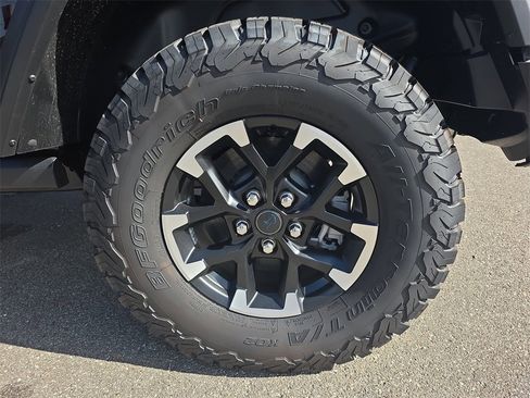 New 2025 Jeep Wrangler Unlimited Rubicon 4xe w/ Technology Group image 32