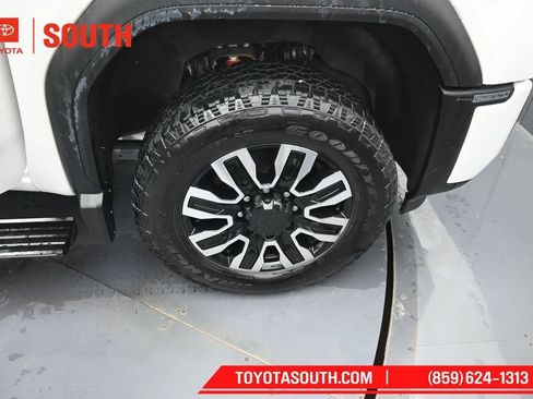 Used 2024 GMC Sierra 2500 Denali Ultimate AWD/4WD image 40