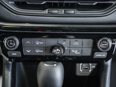 New 2026 Jeep Compass Latitude image 22