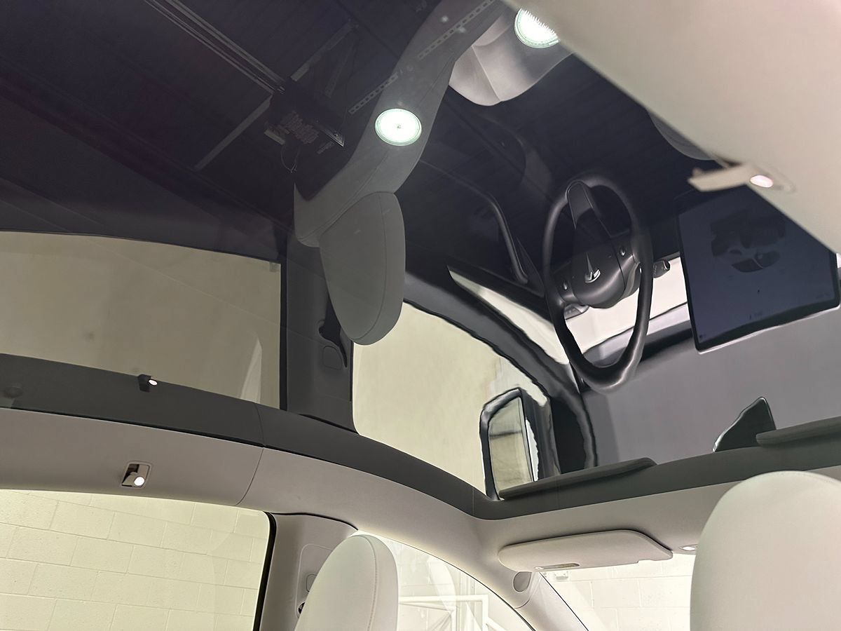 Used 2023 Tesla Model Y AWD image 17