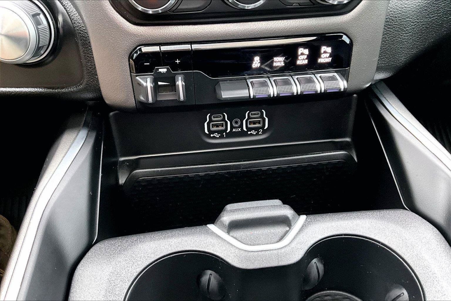Used 2020 RAM 1500 Laramie w/ Sport Appearance Package AWD/4WD image 18