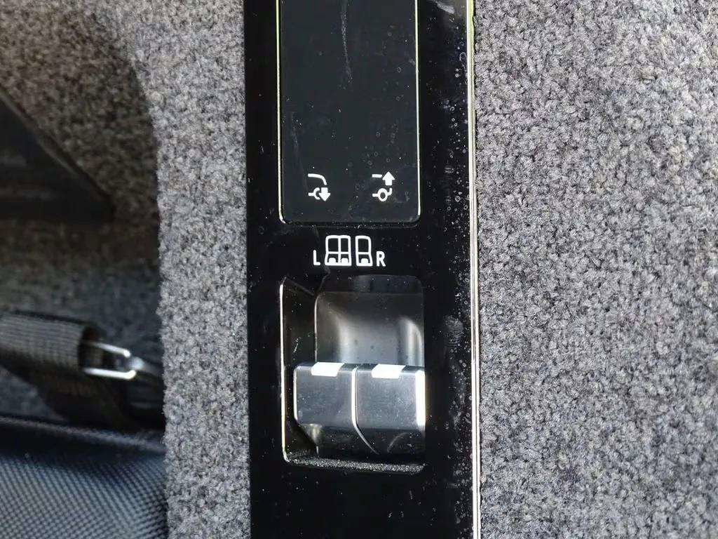 Used 2023 Land Rover Range Rover SE AWD/4WD image 26