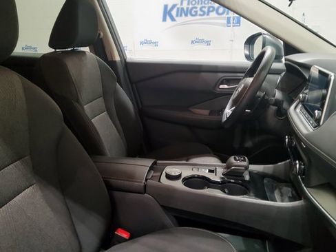 Used 2024 Nissan Rogue SV image 24