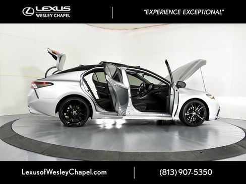 Used 2022 Toyota Camry XSE image 15