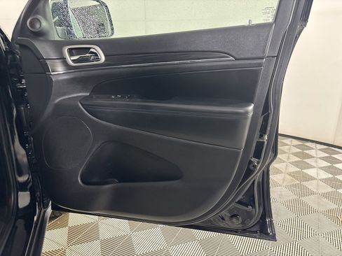 Used 2022 Jeep Grand Cherokee Limited image 29