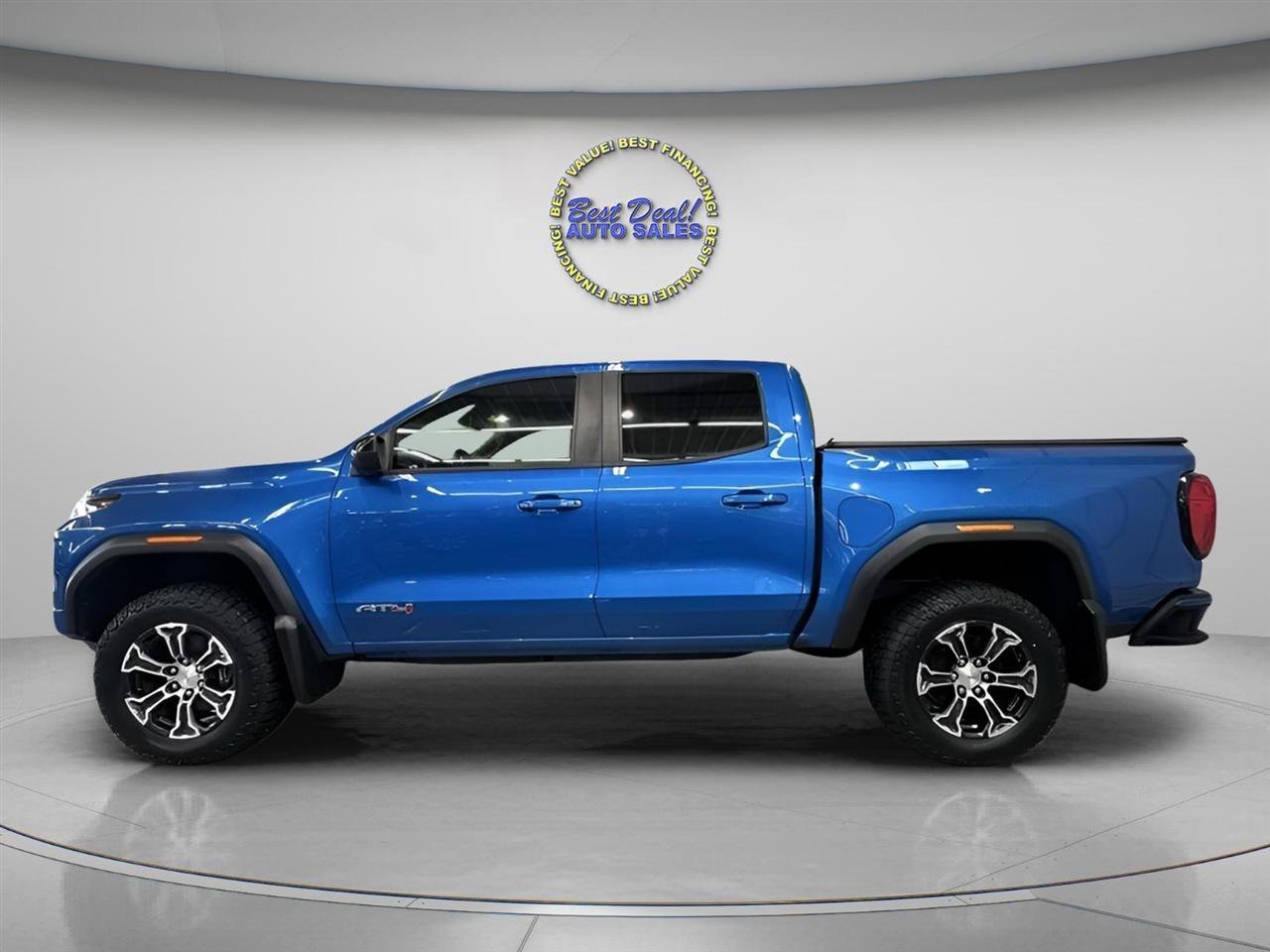 Used 2023 GMC Canyon AT4 w/ AT4 Premium Package AWD/4WD image 2