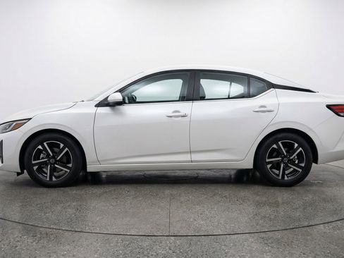 Used 2025 Nissan Sentra SV image 5