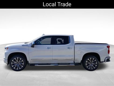 Certified 2025 Chevrolet Silverado 1500 High Country w/ High Country Premium Package AWD/4WD image 2