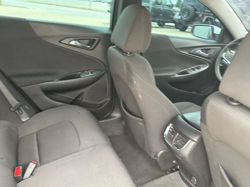 Used 2020 Chevrolet Malibu LT FWD image 40