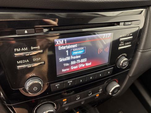 Used 2017 Nissan Rogue S AWD/4WD image 35