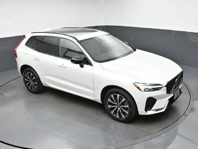 Used 2024 Volvo XC60 B5 Plus w/ Protection Package Premier AWD/4WD image 43