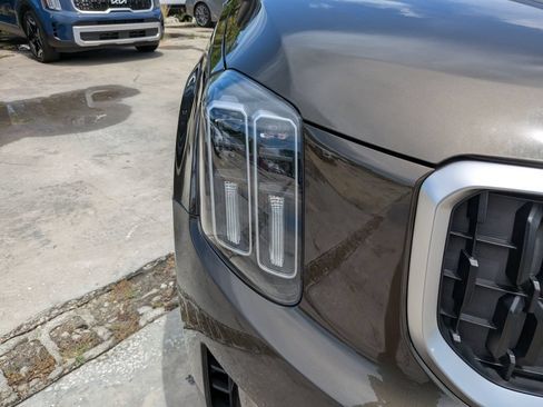 Used 2024 Kia Telluride EX FWD image 10