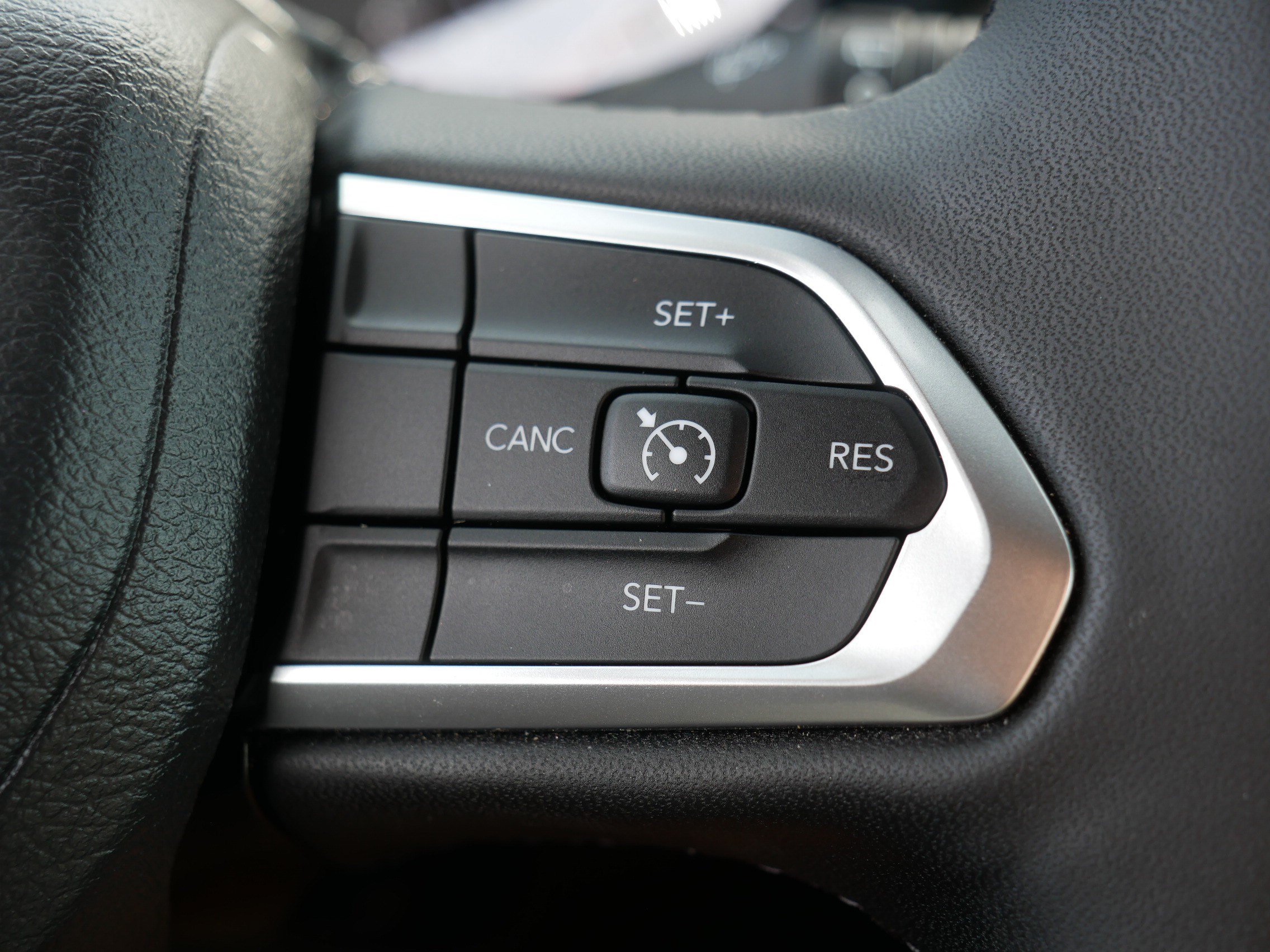 Used 2025 Jeep Compass Latitude w/ Convenience Group AWD/4WD image 29