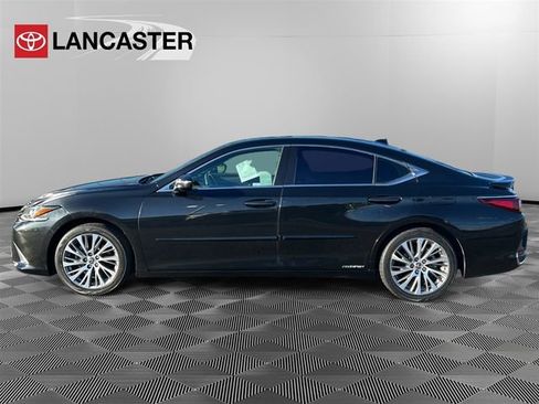 Used 2020 Lexus ES 300h w/ Premium Package image 4