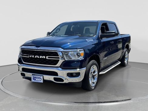 Used 2022 RAM 1500 Big Horn AWD/4WD image 3