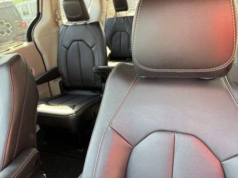 Used 2024 Chrysler Pacifica Touring-L w/ Road Tripper Package AWD/4WD image 14