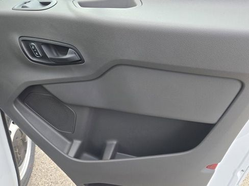 New 2025 Ford Transit 250 148 Medium Roof image 32