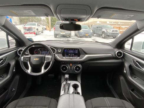 Used 2020 Chevrolet Blazer LT image 32