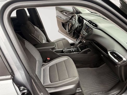 Used 2022 Chevrolet TrailBlazer LT FWD image 31