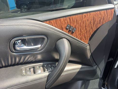 Used 2020 Nissan Armada SL w/ Premium Package RWD image 13