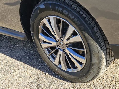 Used 2020 Nissan Pathfinder SV FWD image 7