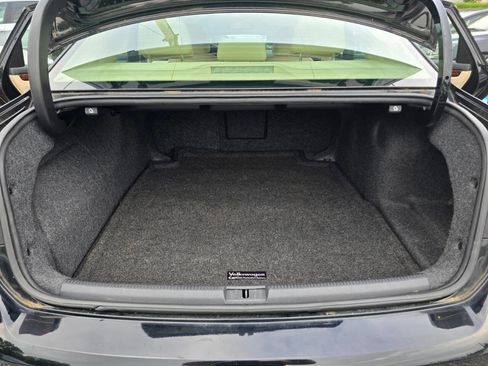 Used 2012 Volkswagen Passat 3.6 SEL Premium image 13