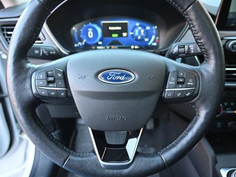 Used 2020 Ford Escape Titanium image 27