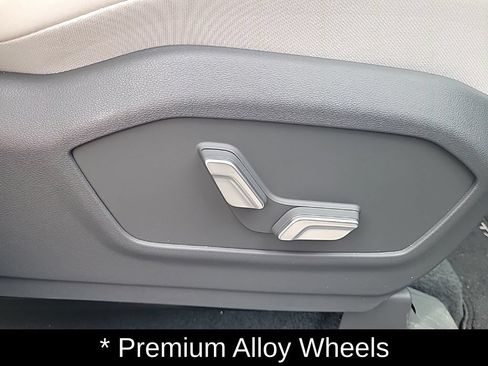Certified 2025 Hyundai Santa Fe Calligraphy AWD/4WD image 40