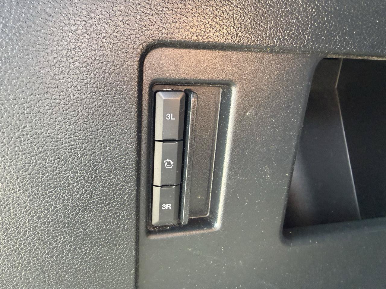 Used 2020 Ford Expedition XLT w/ Equipment Group 201A RWD image 18