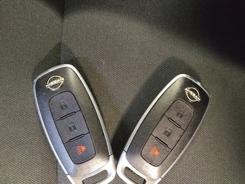 Used 2024 Nissan Rogue S AWD/4WD image 32