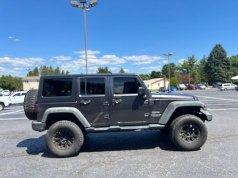 Used 2016 Jeep Wrangler Unlimited Sport w/ Quick Order Package 24S AWD/4WD image 7