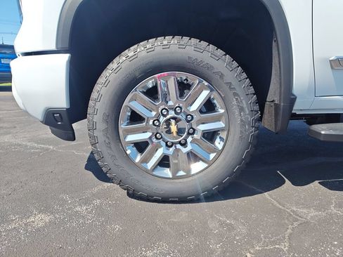 New 2026 Chevrolet Silverado 2500 High Country w/ High Country Premium Package AWD/4WD image 10