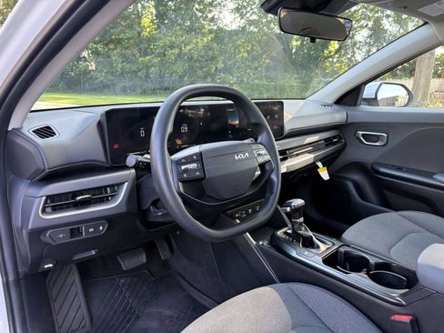 Certified 2025 Kia K4 FWD image 13