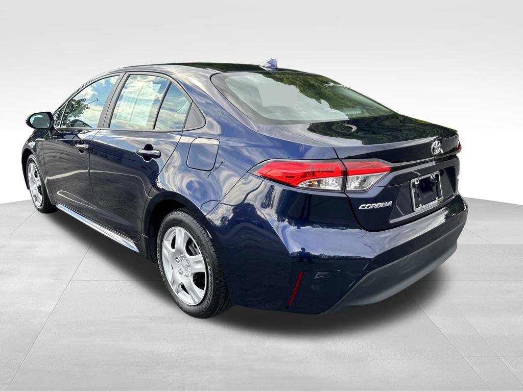 Certified 2025 Toyota Corolla LE FWD image 3