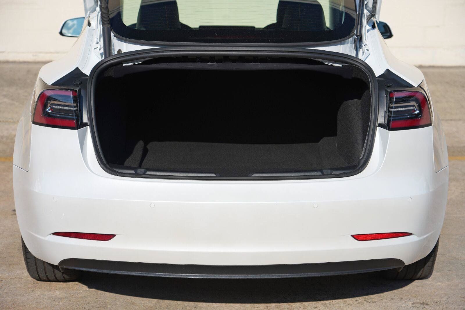 Used 2022 Tesla Model 3 Standard Range RWD image 8